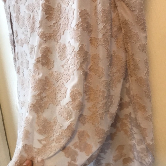 Aritzia Wilfred Dusty Pink Floral textured Top - Picture 5 of 6